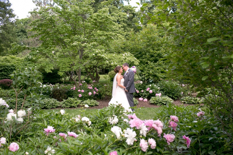 Kelly Braman loves photographing beautiful garden weddings.