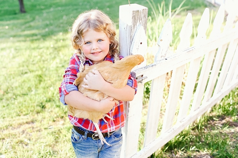 children with chicken photography session with Kelly Braman Photography